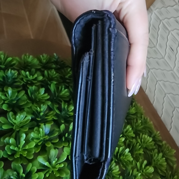 GUC V 1969 Italia Woman’s Wallet Silver Toned Studs - Picture 10 of 11